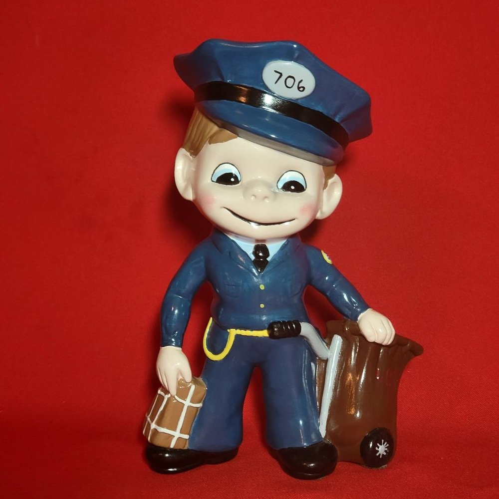 Vintage Ceramic Mailman Figurine  Atlantic Mold Company 1990